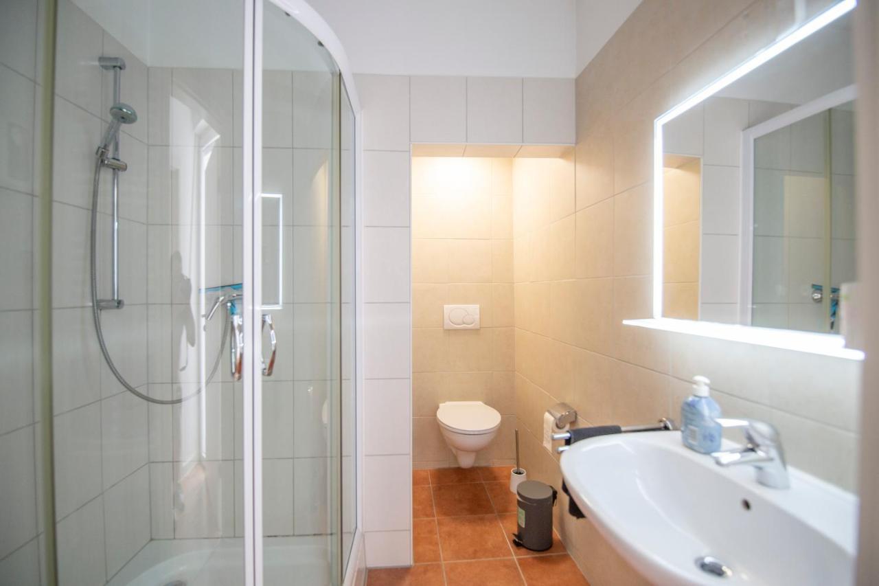 Apartment Mit Kleinem Innenhof Im Erdgeschoss Fuer Bis Zu 4 Personen Klotten Extérieur photo