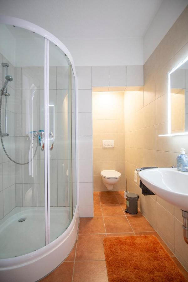 Apartment Mit Kleinem Innenhof Im Erdgeschoss Fuer Bis Zu 4 Personen Klotten Extérieur photo