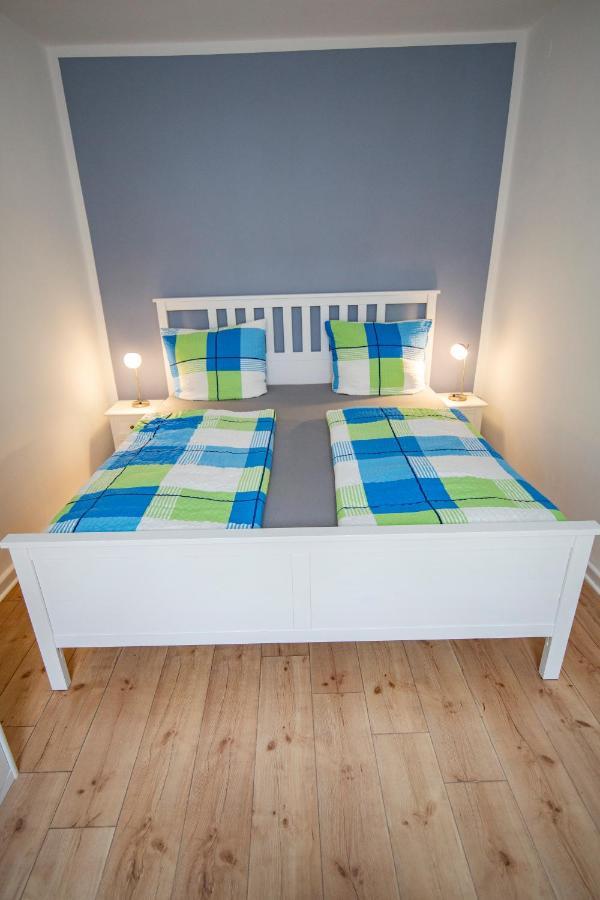 Apartment Mit Kleinem Innenhof Im Erdgeschoss Fuer Bis Zu 4 Personen Klotten Extérieur photo